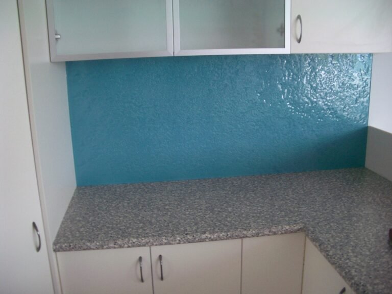Holiday-coast-kitchen-b