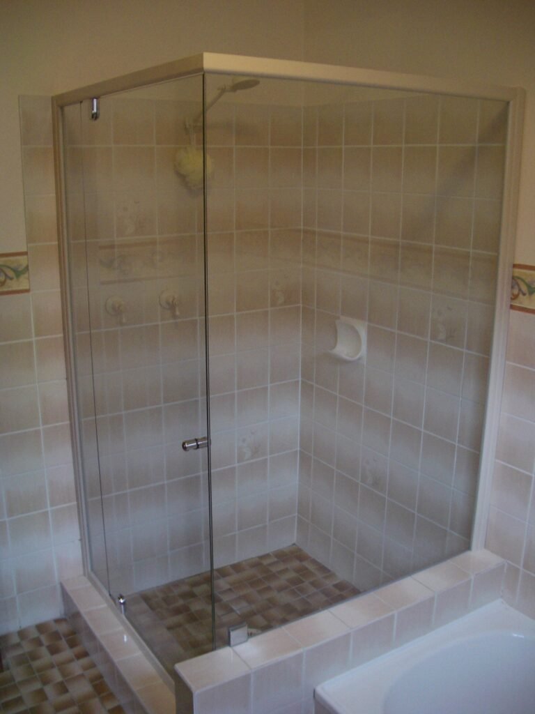 Howard-Shower-screen2