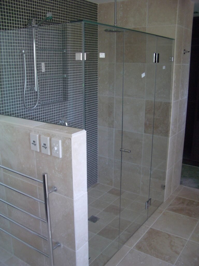 VOGLSINGER-F.F.Less-S.S-Ensuite
